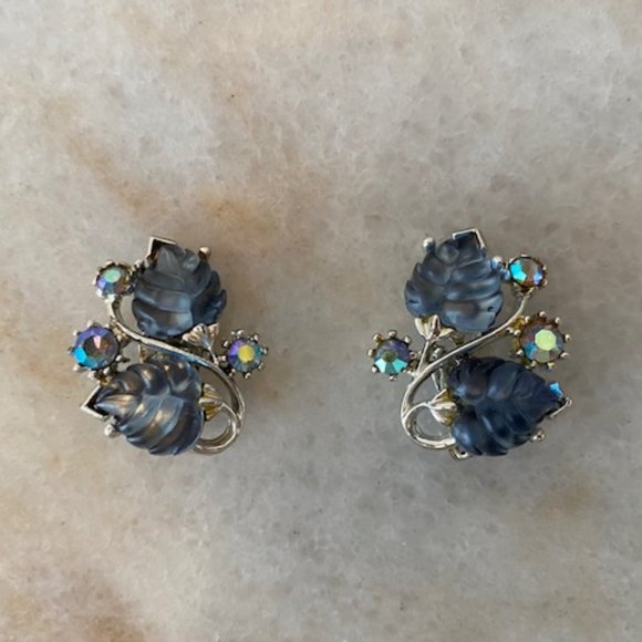 Vintage Floral Clip On Earrings - Picture 1 of 2